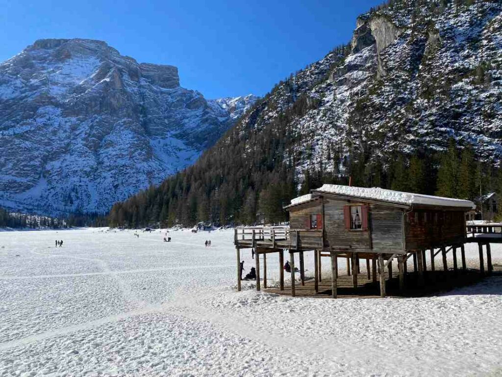 Lago-di-Braies-Ghiacciato